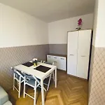Clicktheflat Mila Center Apart Rooms