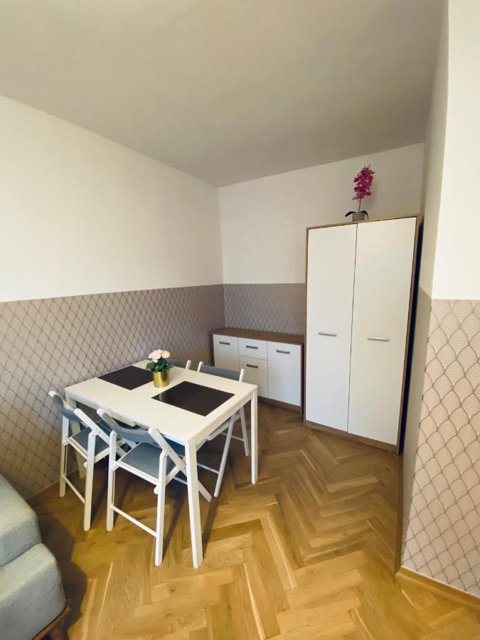 Clicktheflat Mila Center * Warsaw